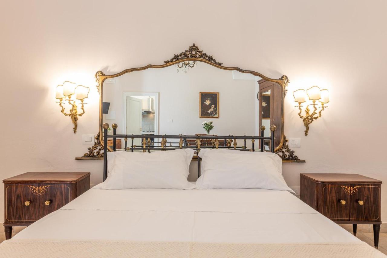 Courtyard With Pool Villa Racale Ngoại thất bức ảnh