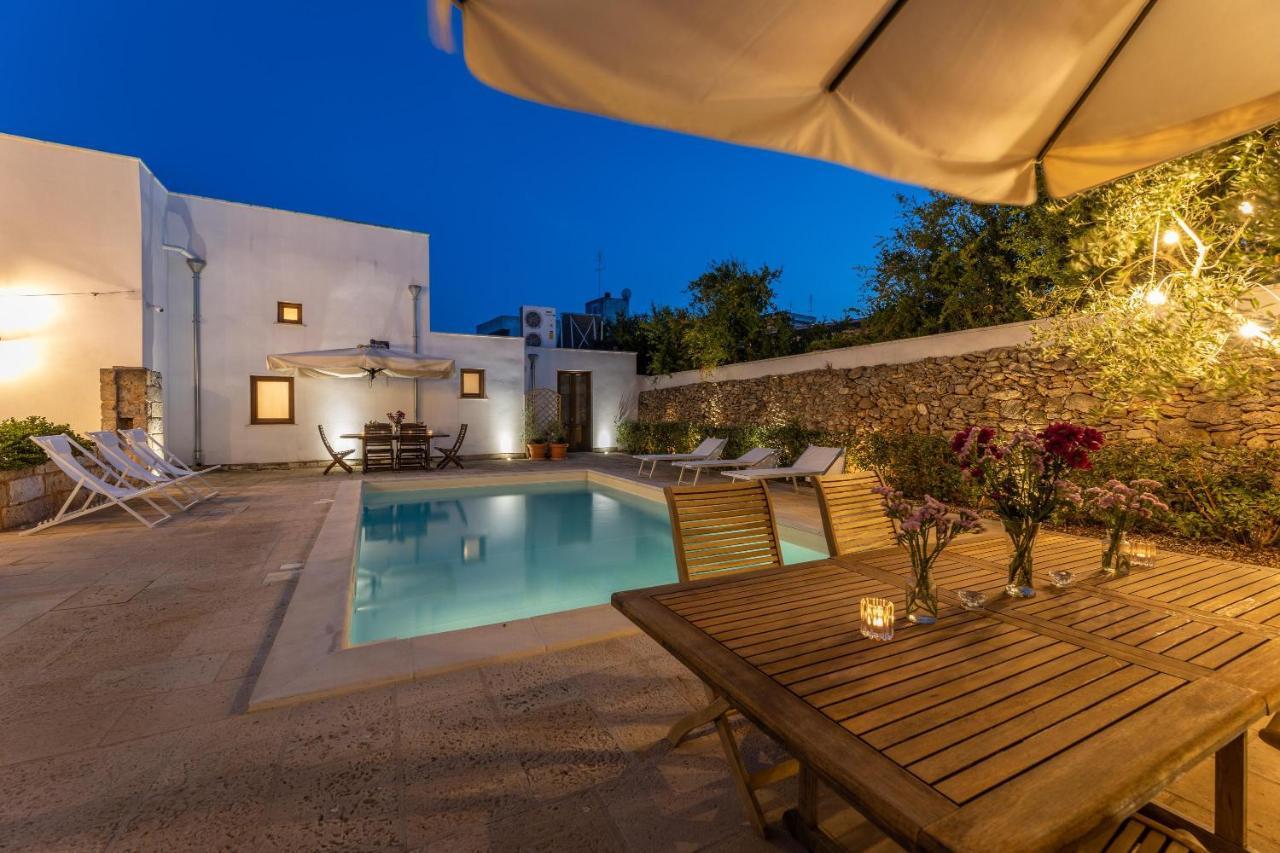 Courtyard With Pool Villa Racale Ngoại thất bức ảnh