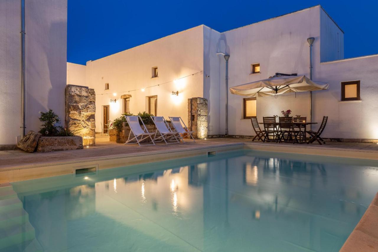 Courtyard With Pool Villa Racale Ngoại thất bức ảnh